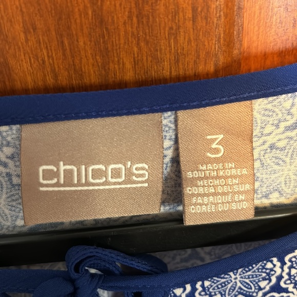 Chicos, blue and white ladies flowered top size 3 - Picture 4 of 6